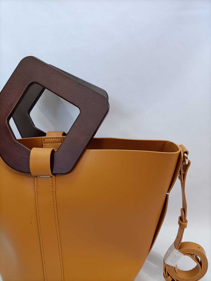 ZARA.Bolso mostaza polipiel