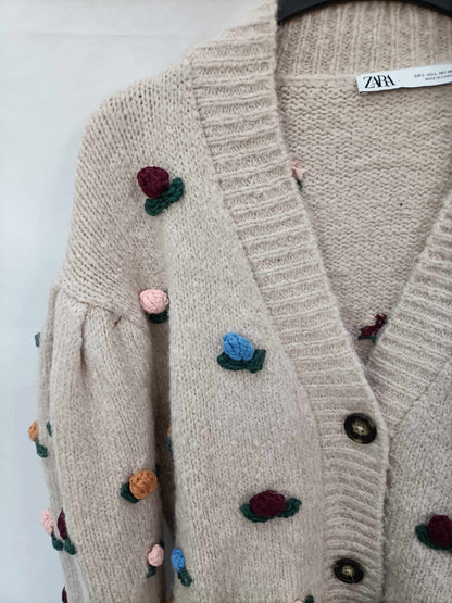 ZARA. Beige floral cardigan Tl