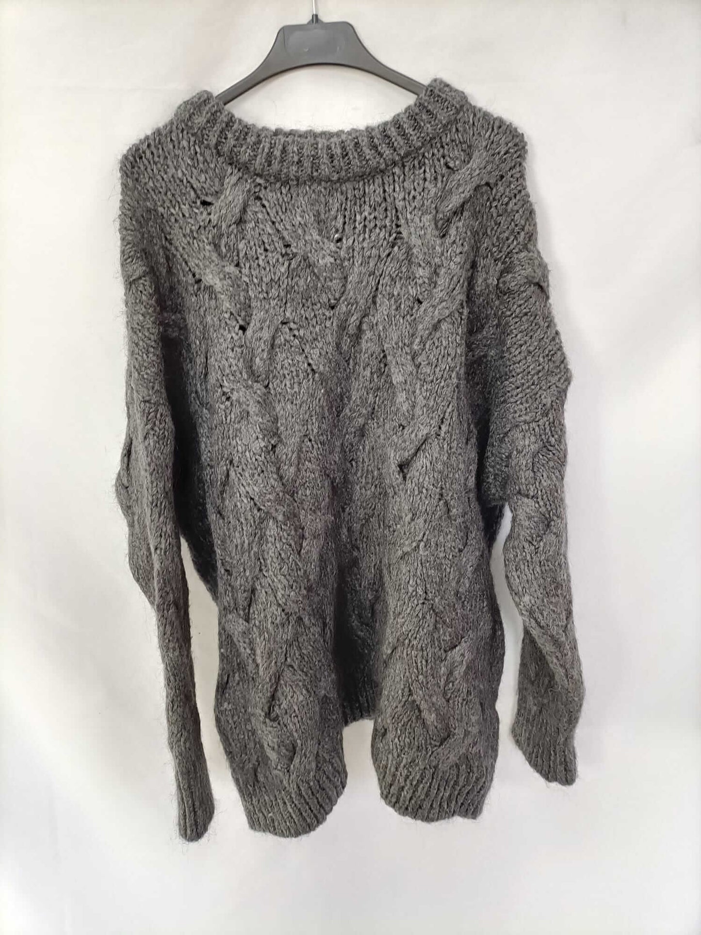 ZARA. Grey cable-knit sweater Tm