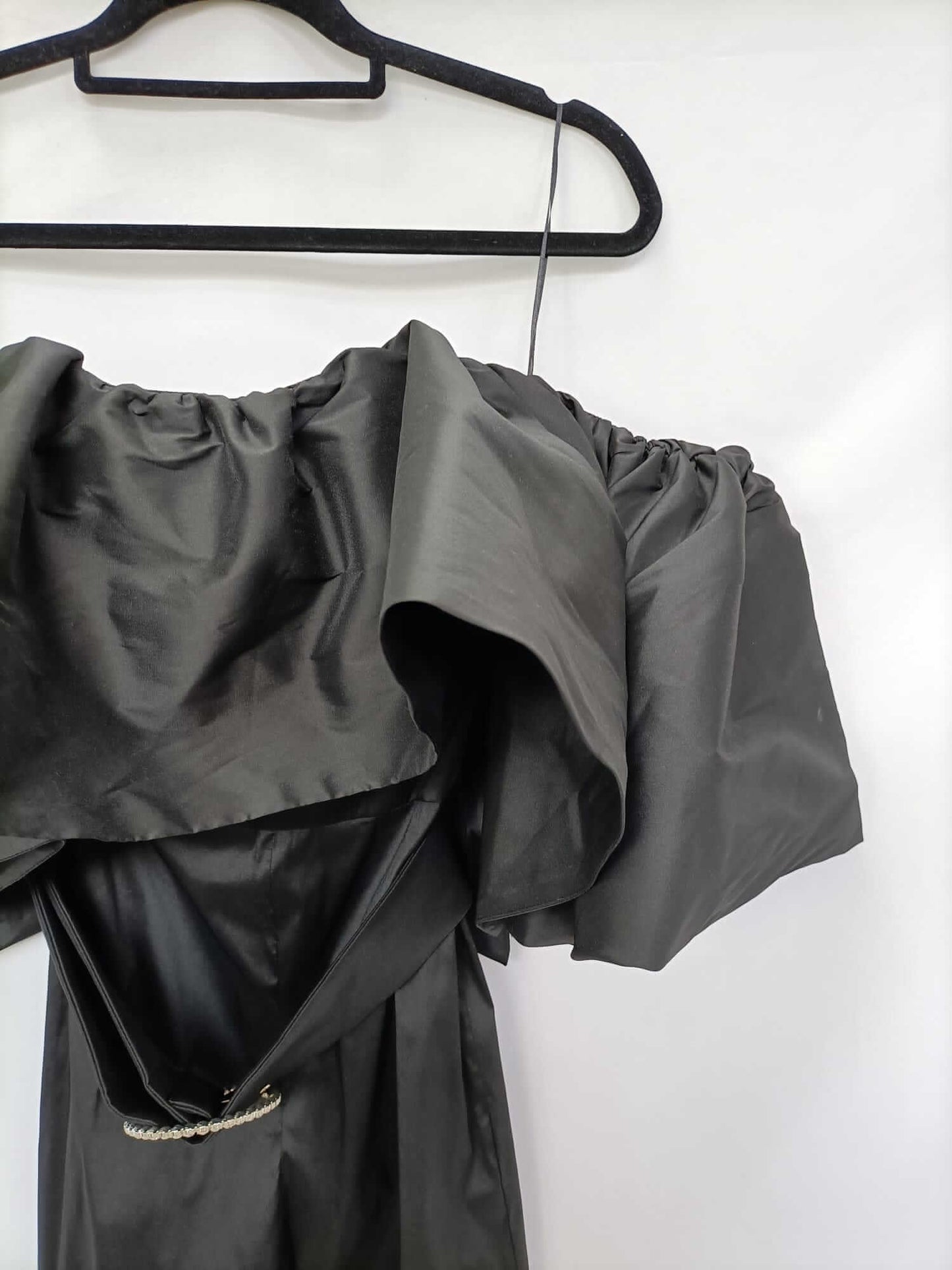 ZARA. Mono negro largo volante T.m