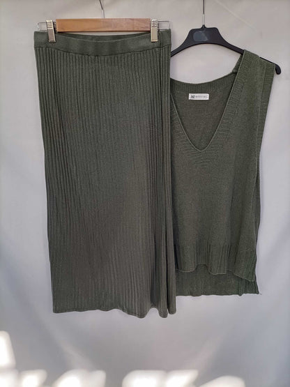 MUSCARI. Flowy green vest Tu (m/l)
