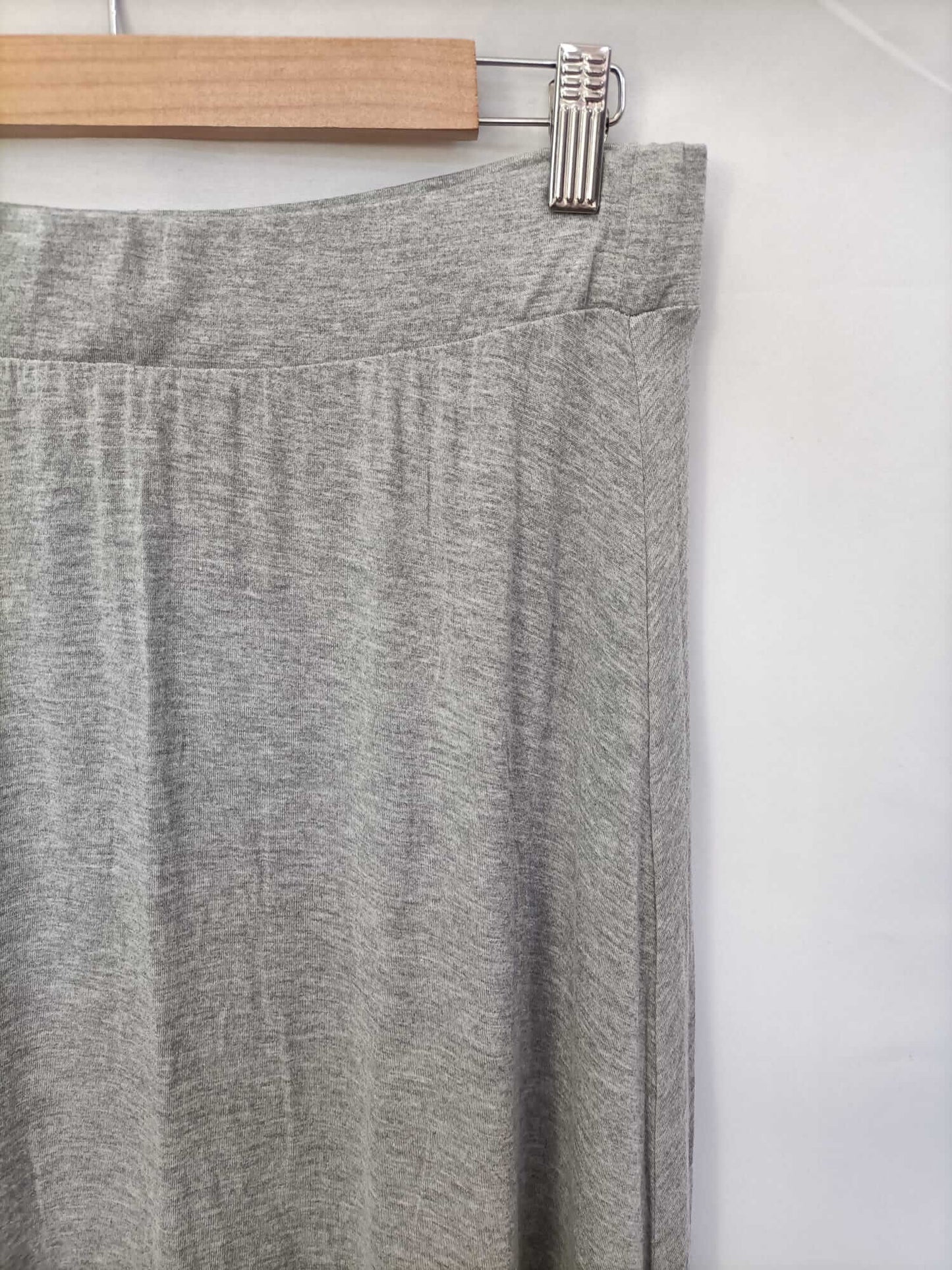 VILA. Long mottled grey skirt Tm