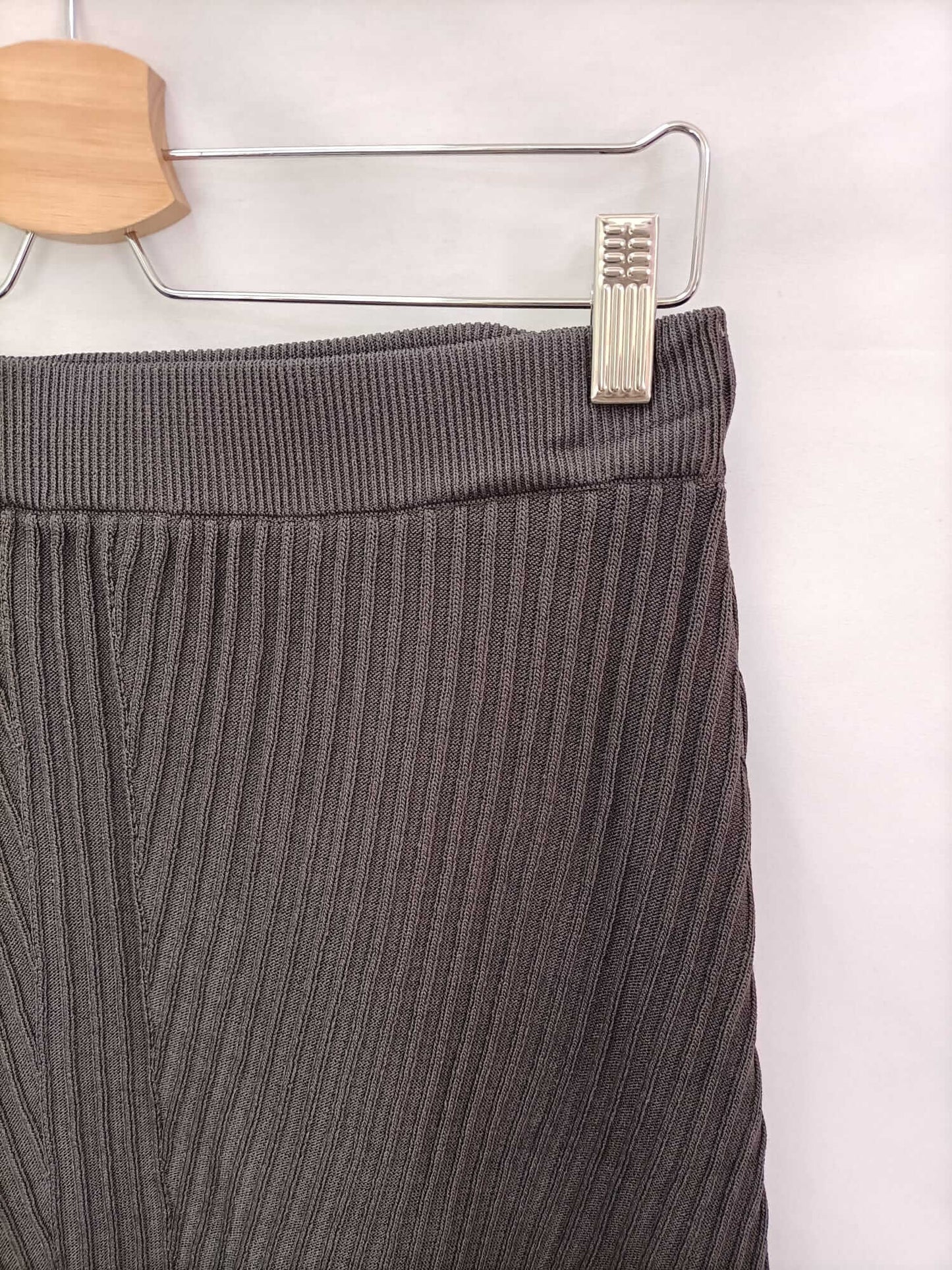 VILA. Falda punto gris T.m