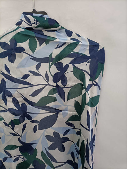 OTRAS. Pañuelo flores y lunares