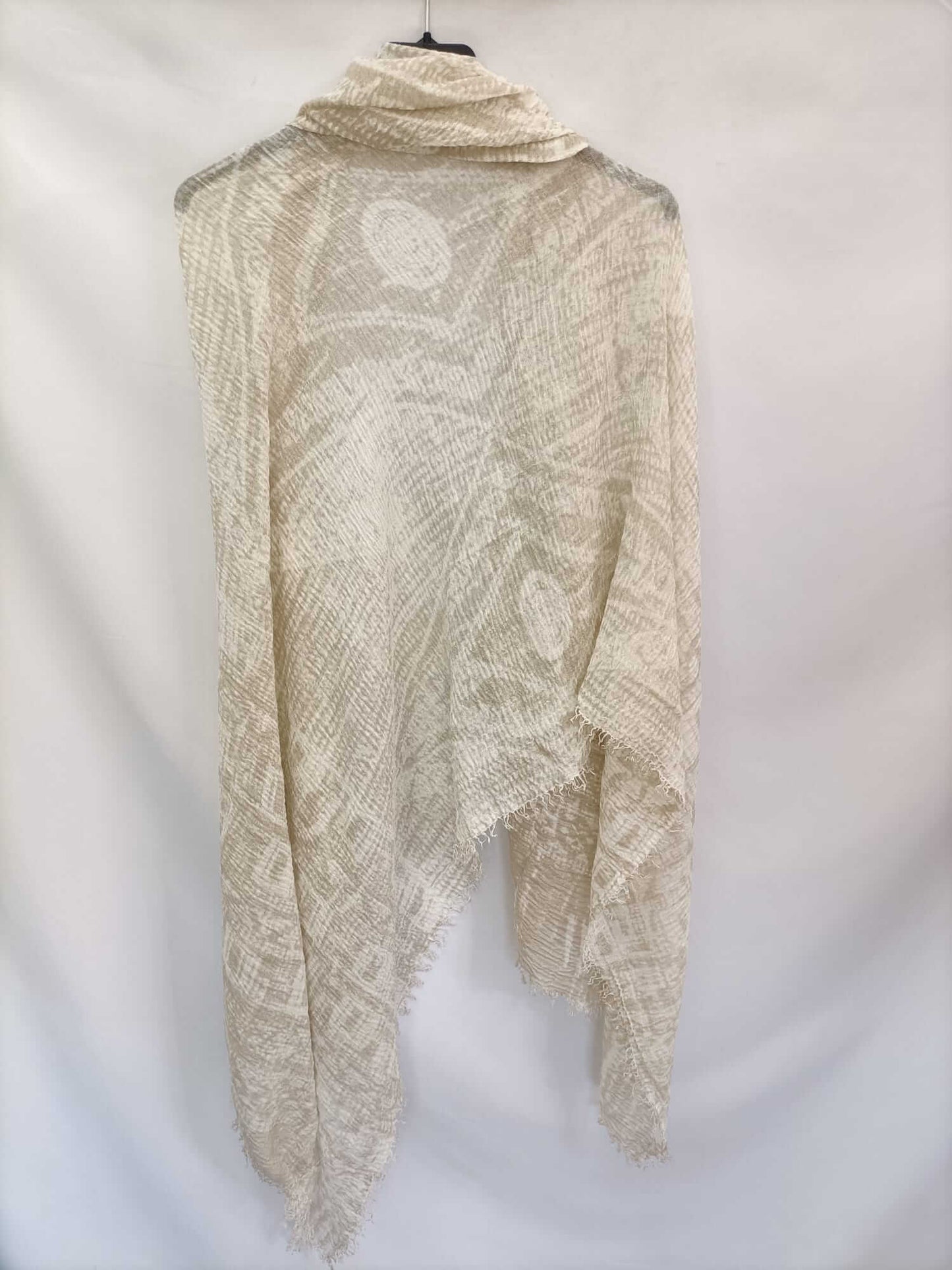 OTRAS. Fular tonos beige