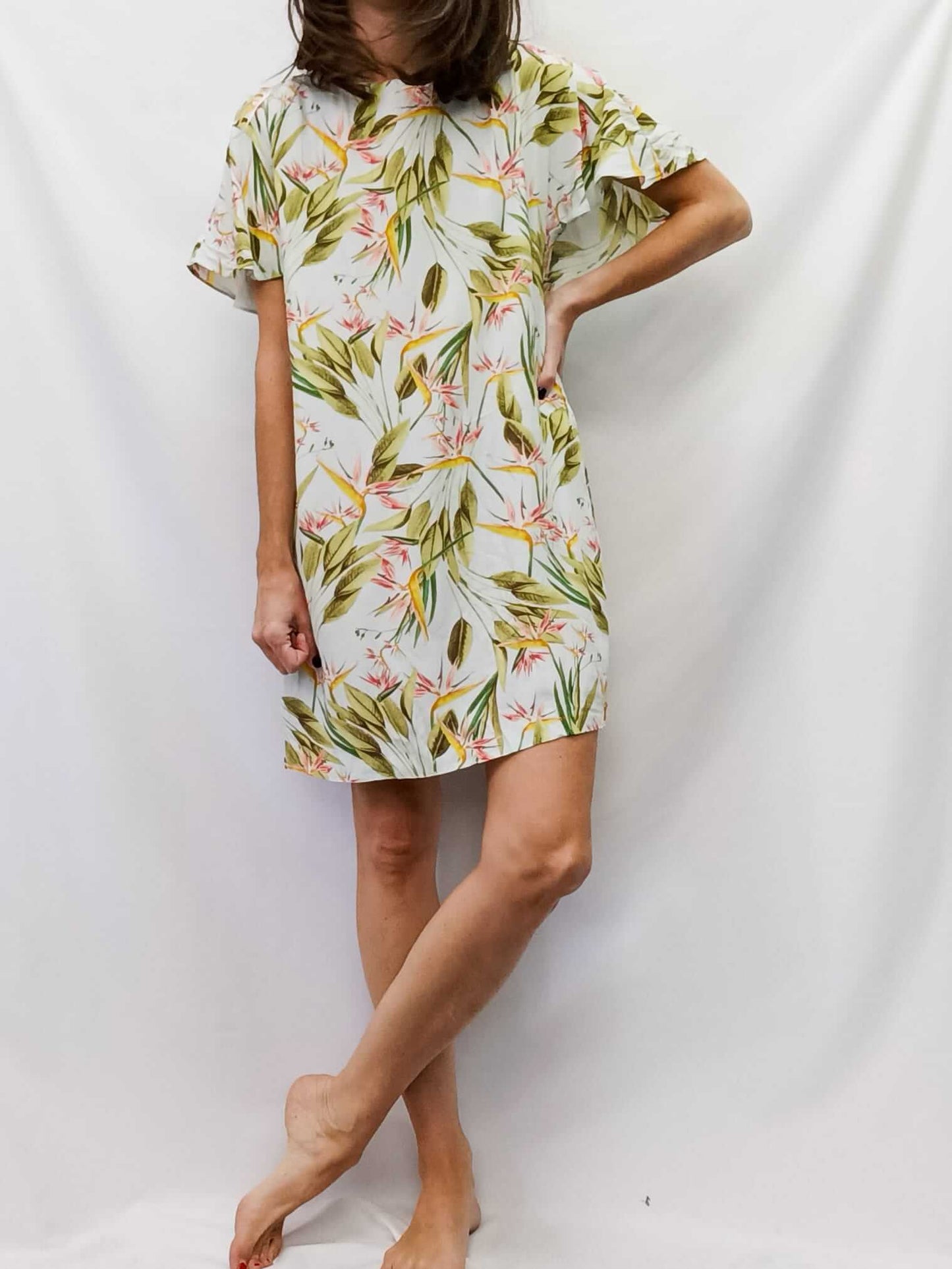 ZARA. Vestido corto flores T.xs