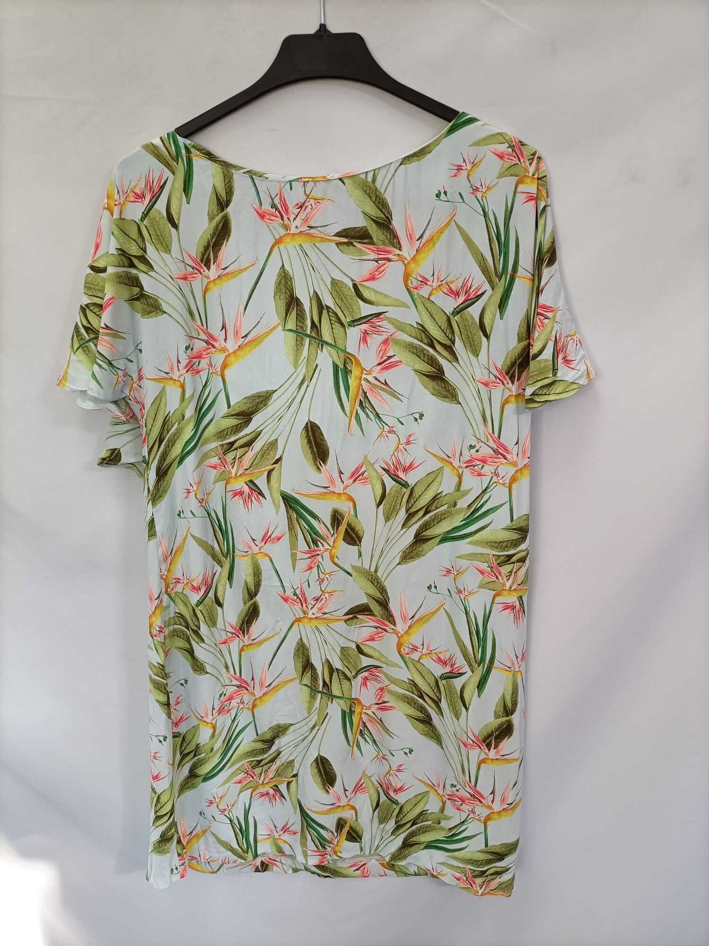 ZARA. Vestido corto flores T.xs