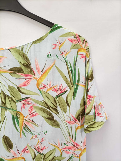 ZARA. Vestido corto flores T.xs