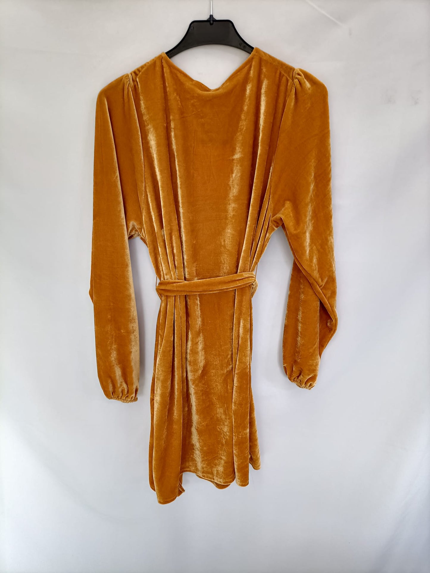 PULL&BEAR.Vestido mostaza terciopelo T.s