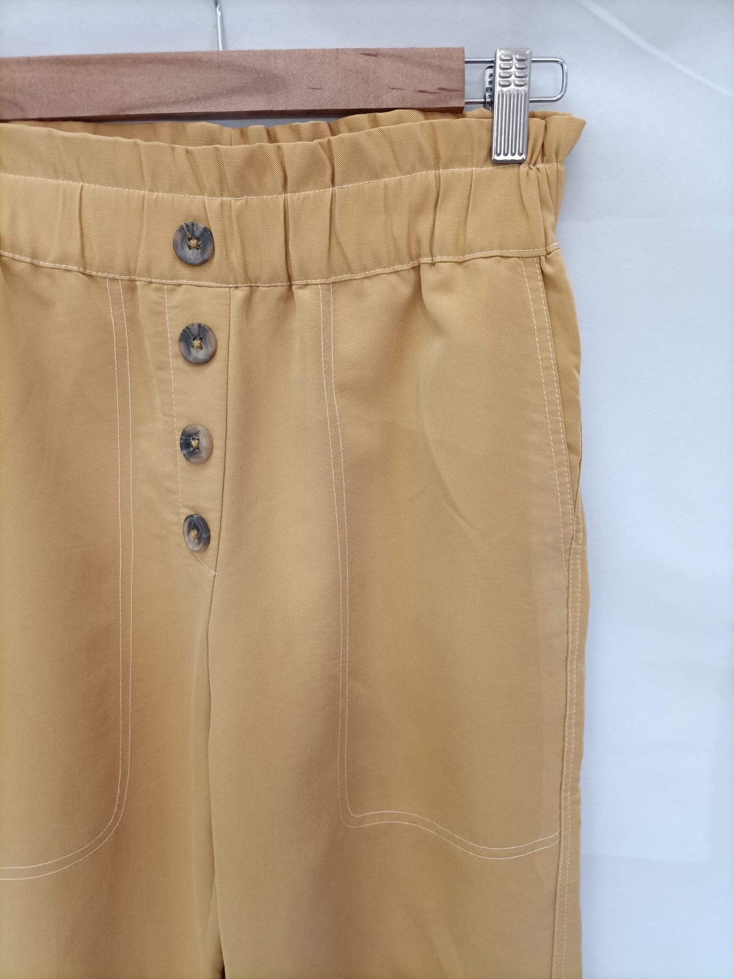 ZARA.Yellow flowing trousers T.xs