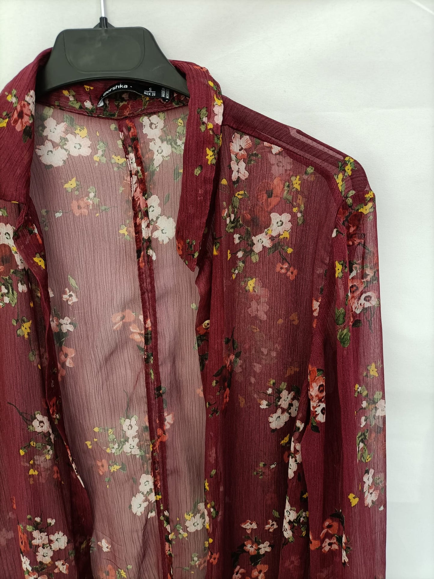 BERSHKA. Burgundy floral Ts overshirt
