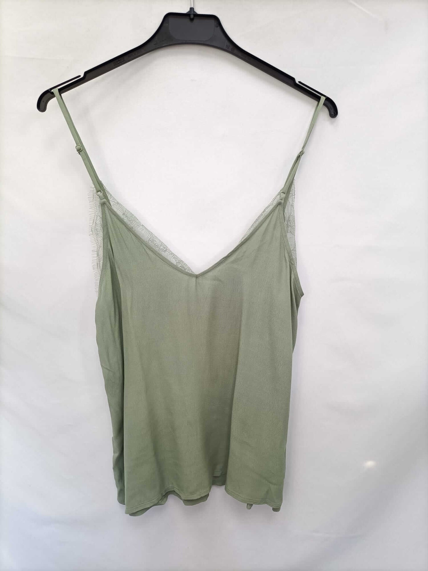 OYSHO. Top lencero verde T.s