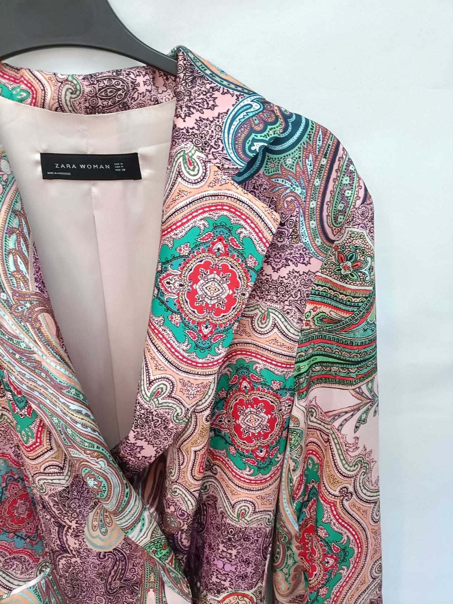 ZARA. Tm rose printed blazer