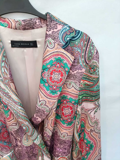 ZARA. Tm rose printed blazer