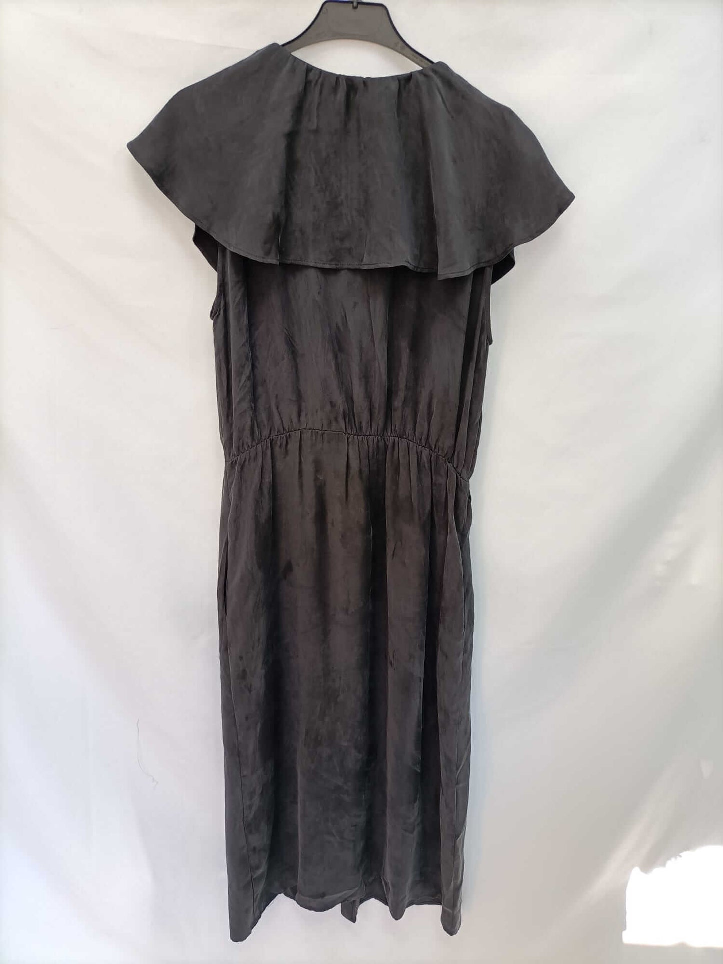 ZARA. Vestido largo negro volante T.l