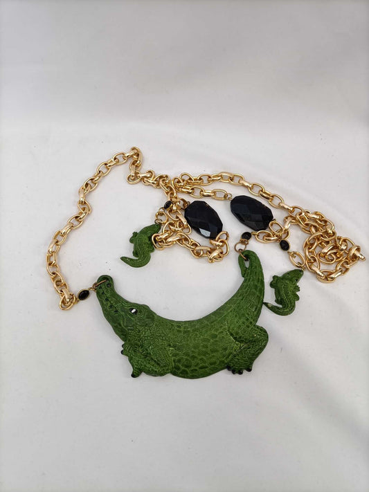 OTRAS. Collar cocodrilo