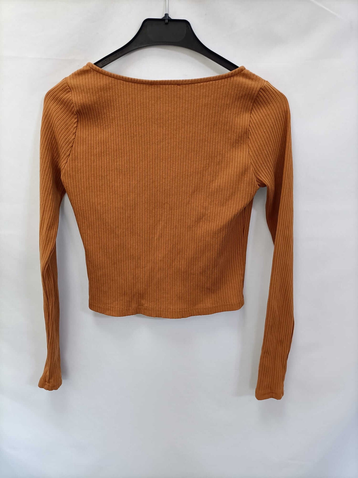 PRIACY PLEASE.Top cortito camel T.xs