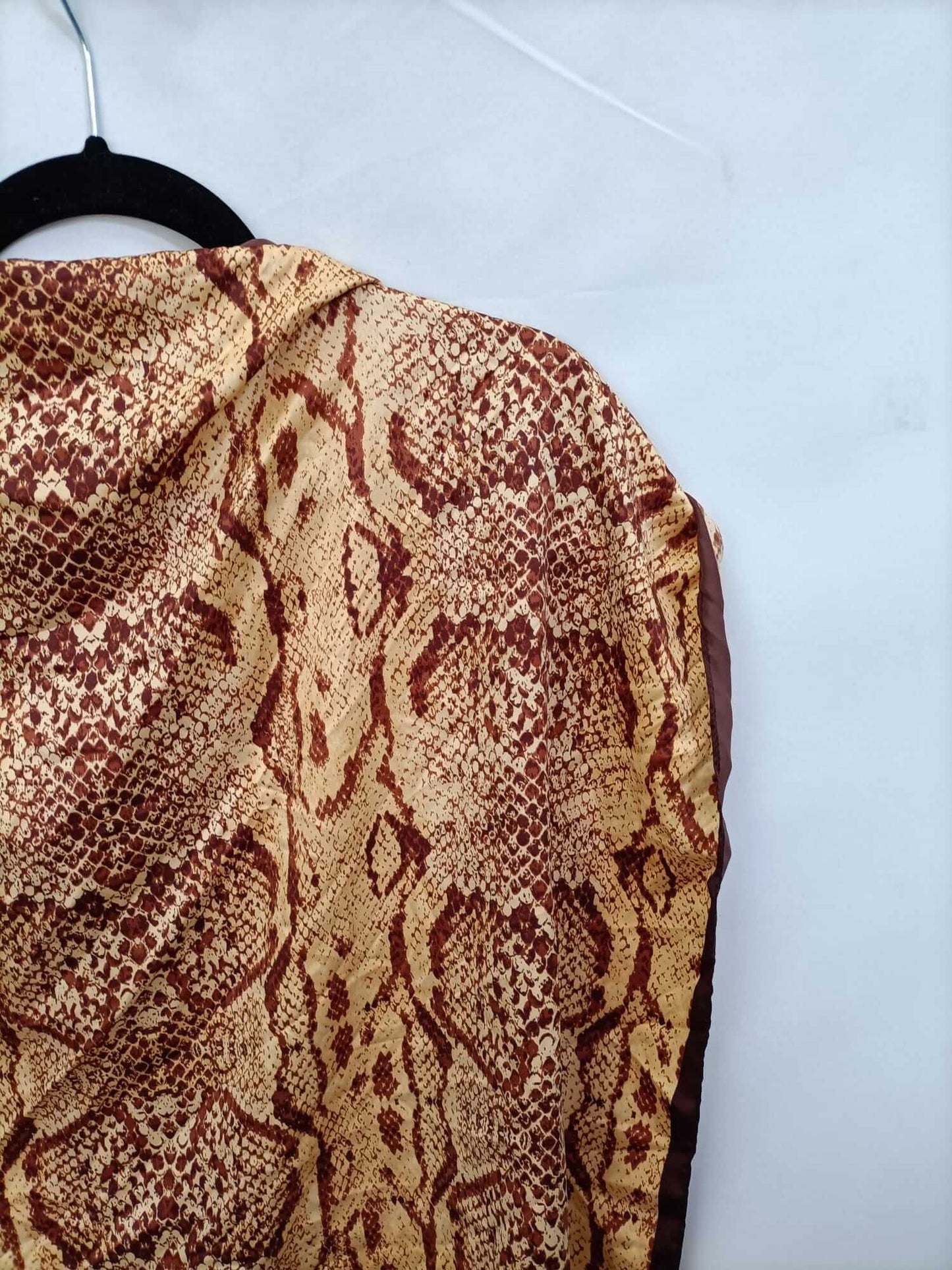 OTRAS. Pañuelo animal print