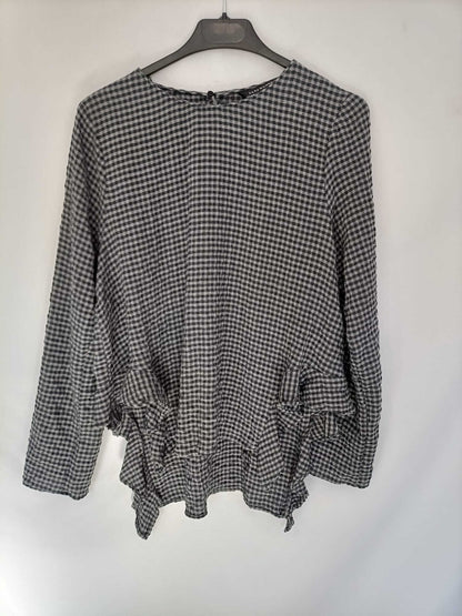 ZARA. Blusa cuadros y volantes T.s