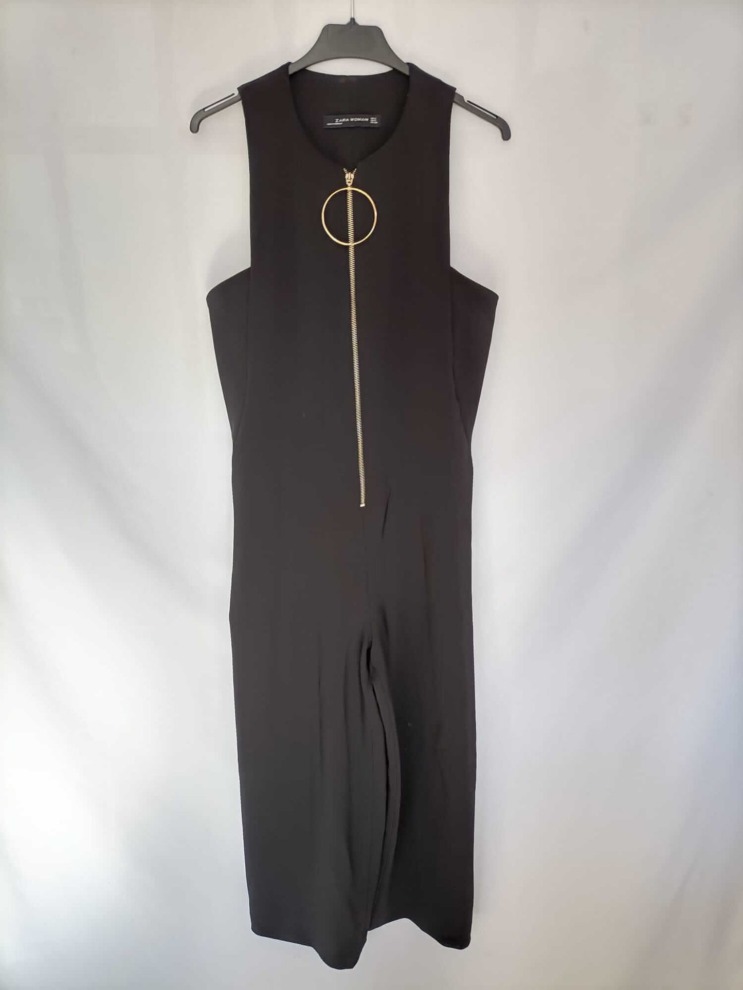 ZARA. Mono negro cremallera T.s