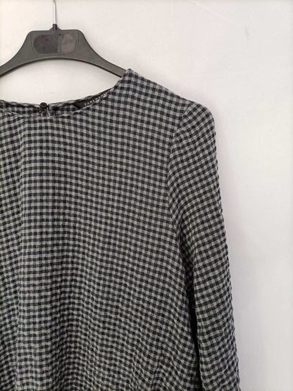 ZARA. Blusa cuadros y volantes T.s