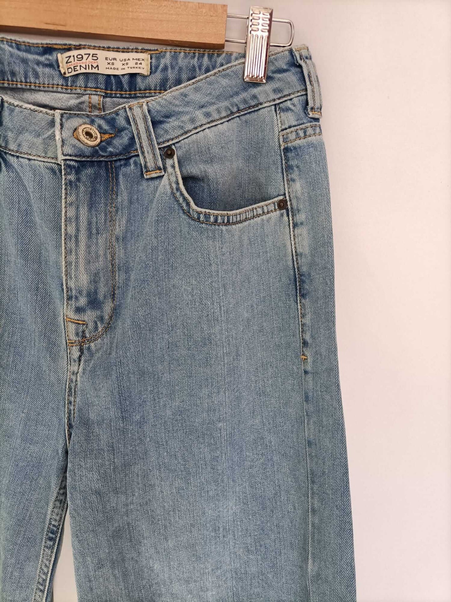 ZARA. Light denim trousers T.xs