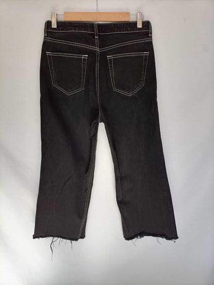 ZARA. Pantalón negro costuras T.38