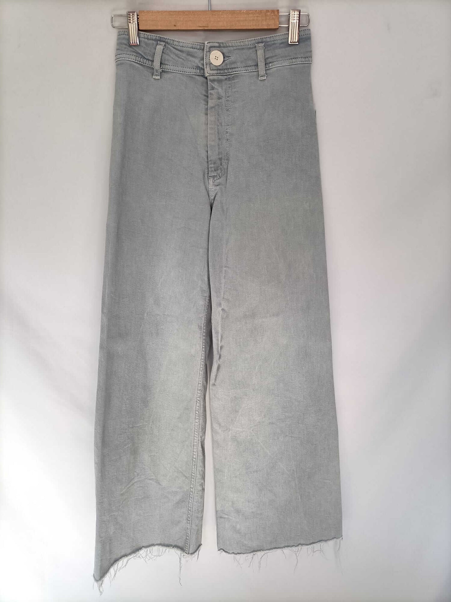 ZARA. Pantalón culotte celeste denim T.34