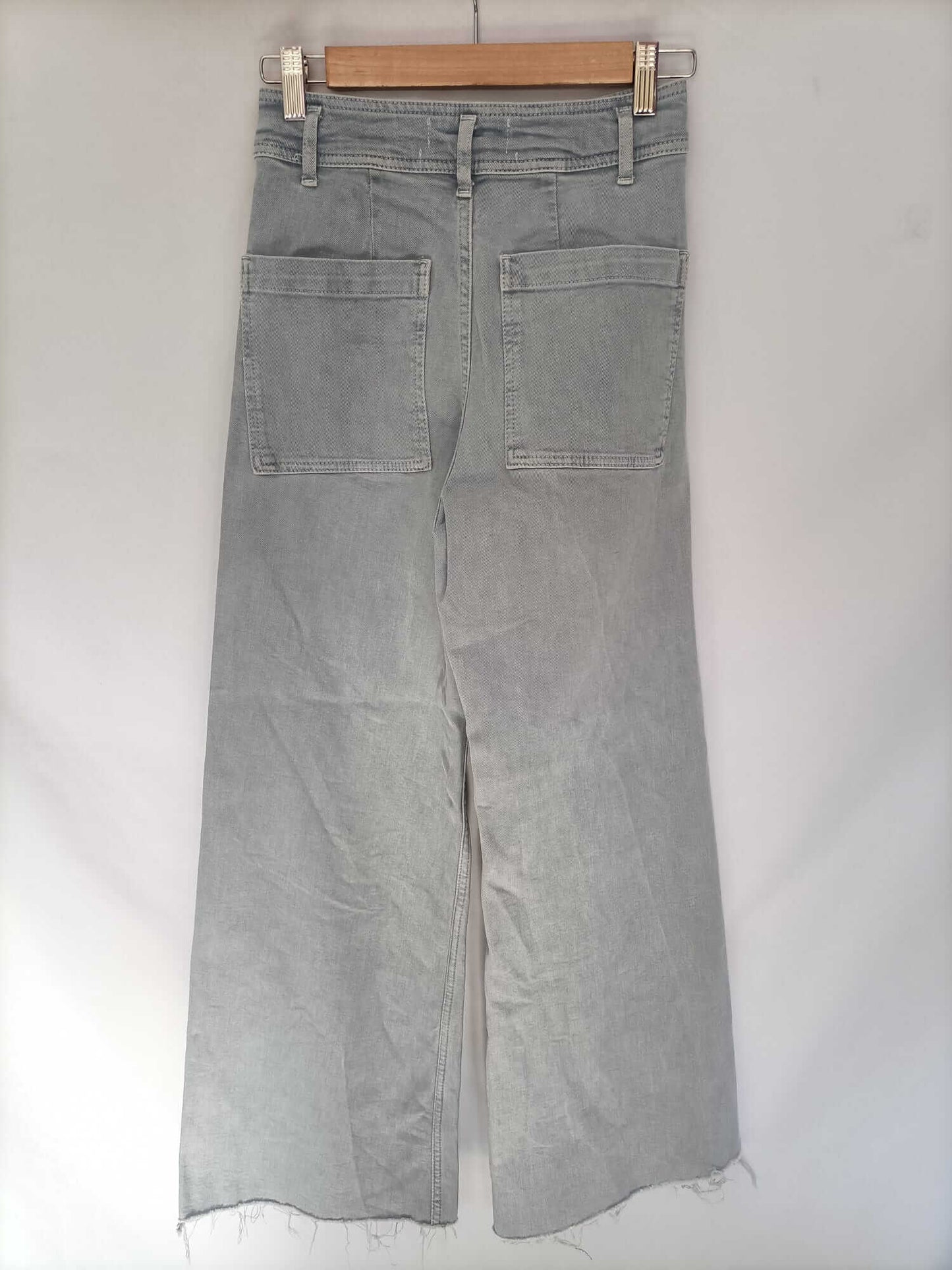 ZARA. Pantalón culotte celeste denim T.34