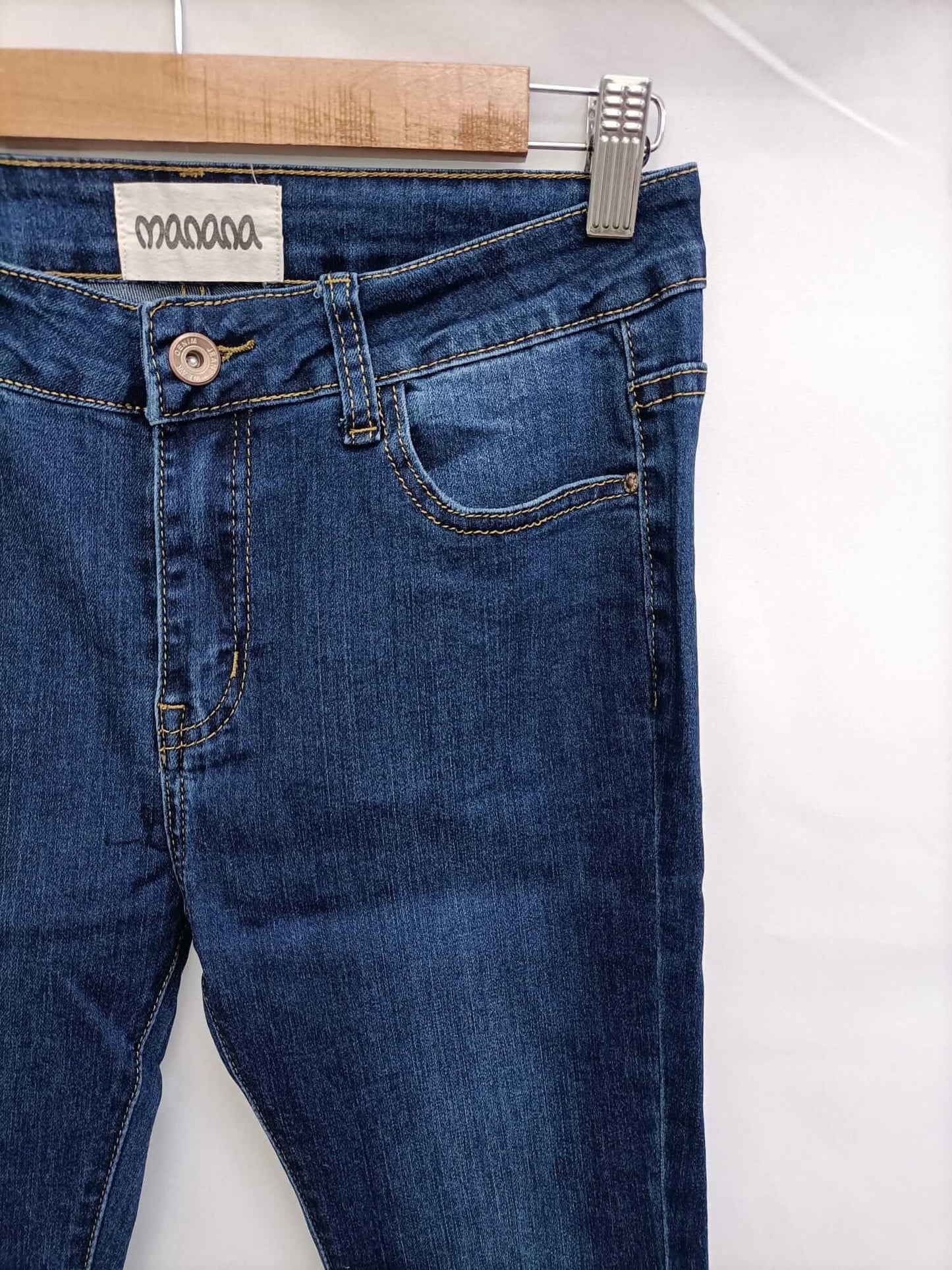 MANZANA. Trousers with TL stitch detail