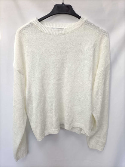 BERSHKA. Short white Tm sweater