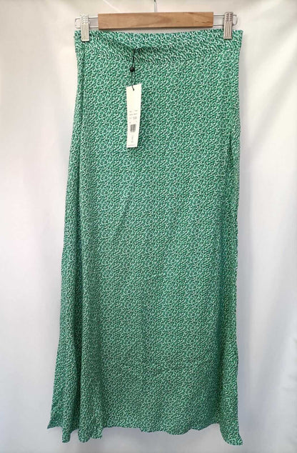 PEPPECORNS.Green midi skirt T.34