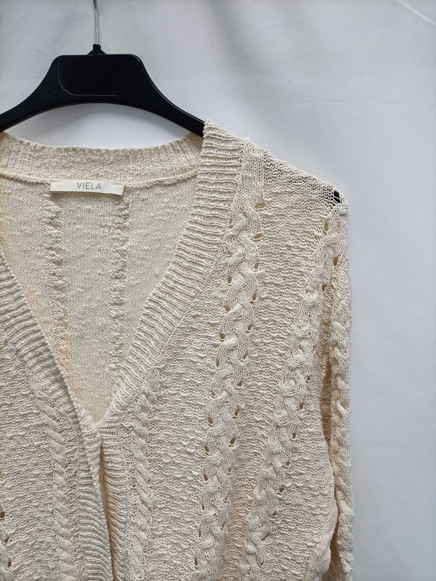 VIELA.TU die-cut beige cardigan (s/m)