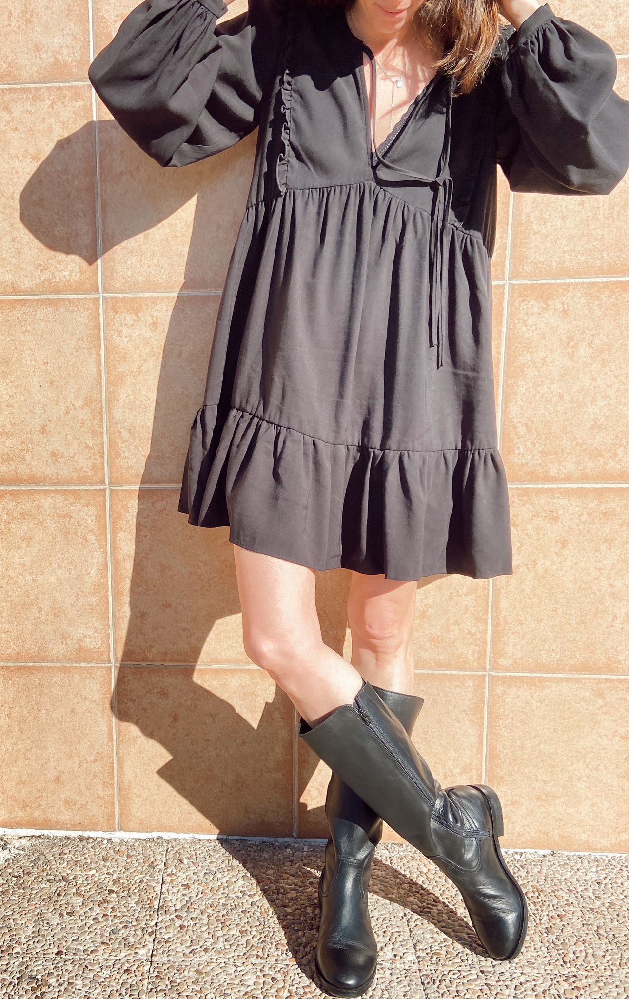 ZARA. Vestido corto negro T.s