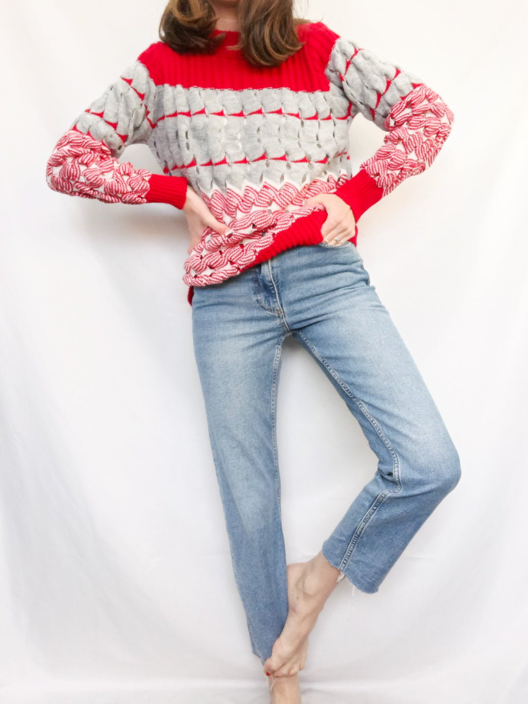 OTRAS. Jersey troquelado gris y rojo T.u (m)