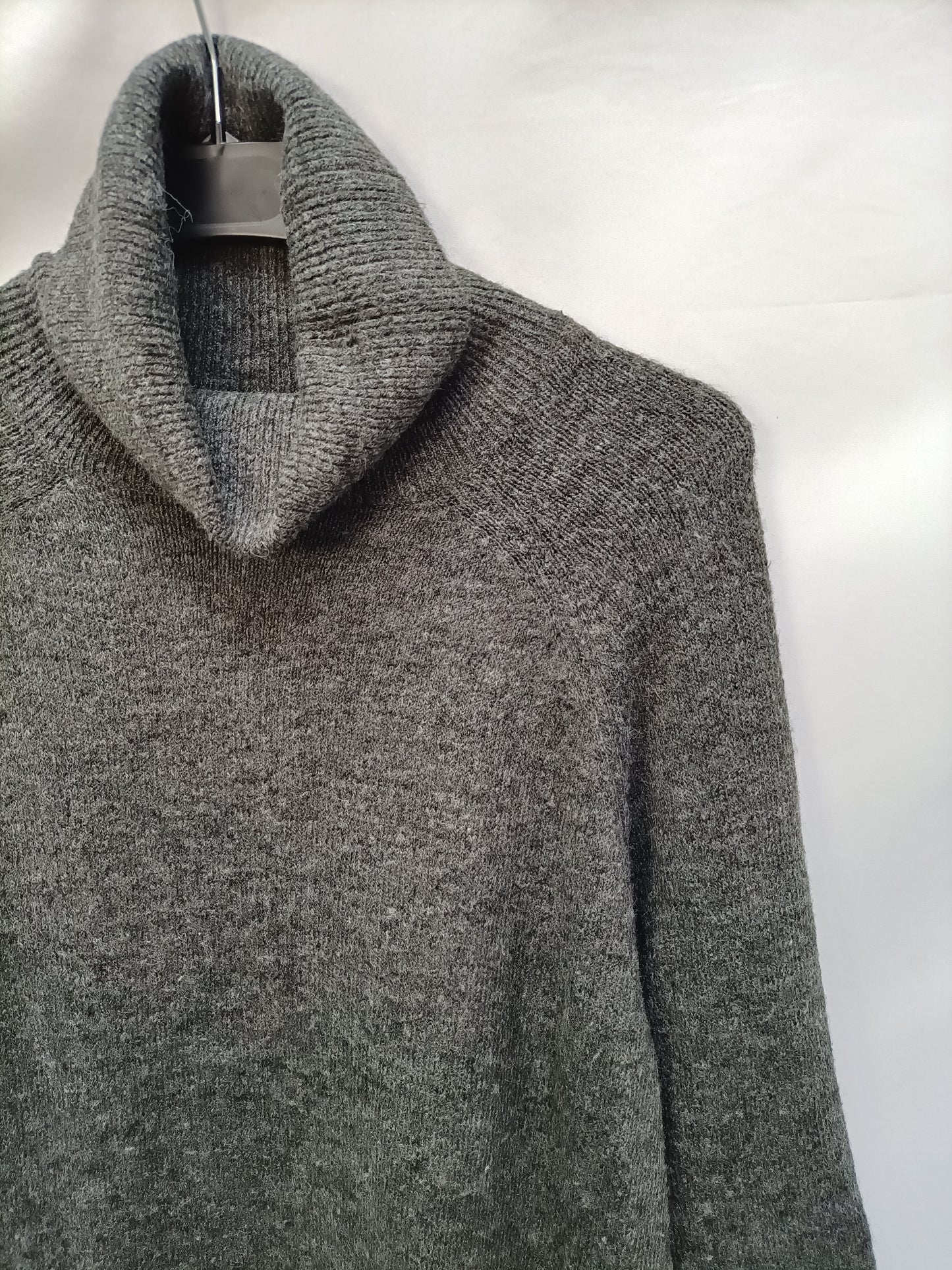 H&M. Jersey gris largo T.xs