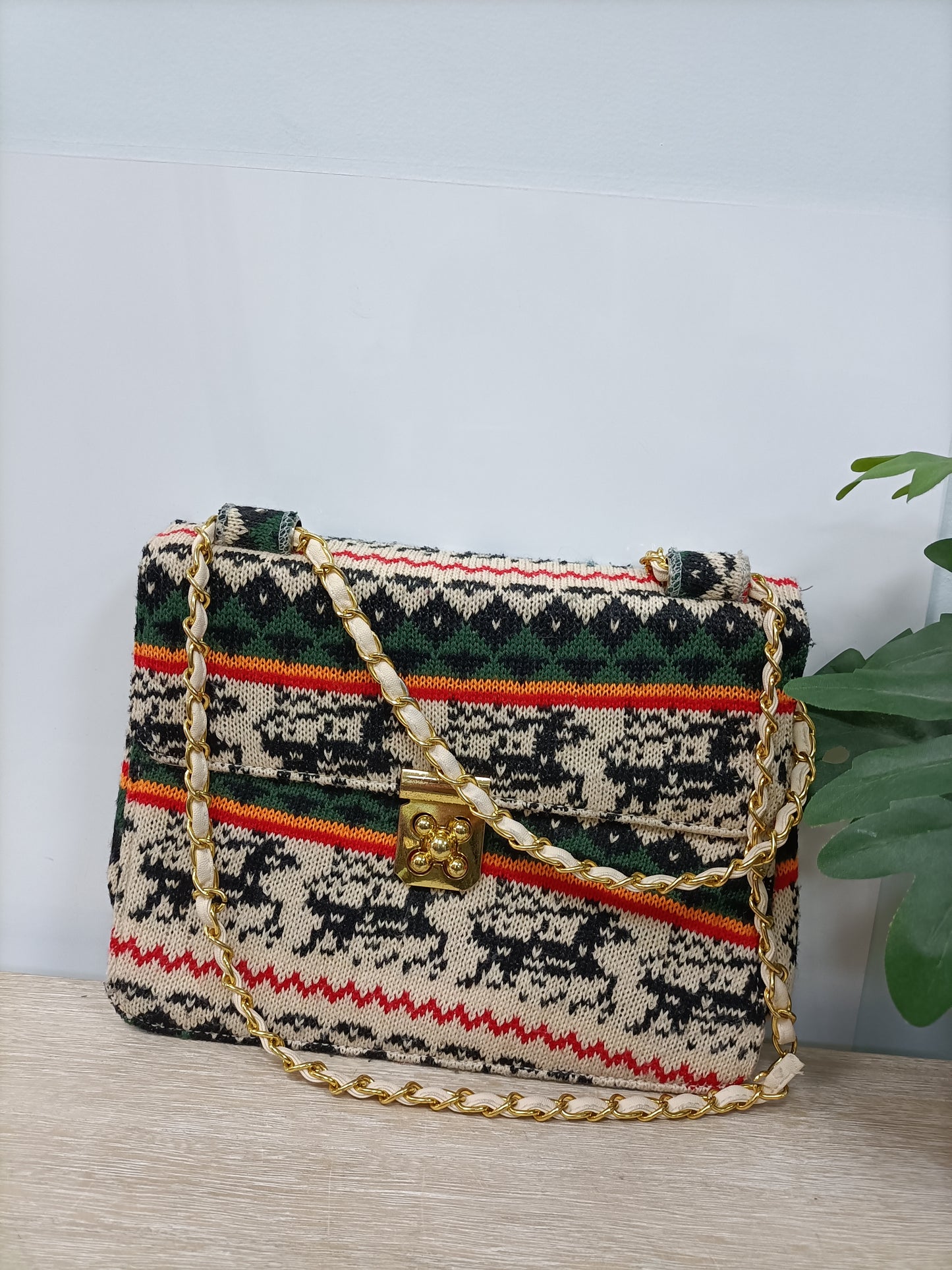 OTHERS. Ethnic chain bag