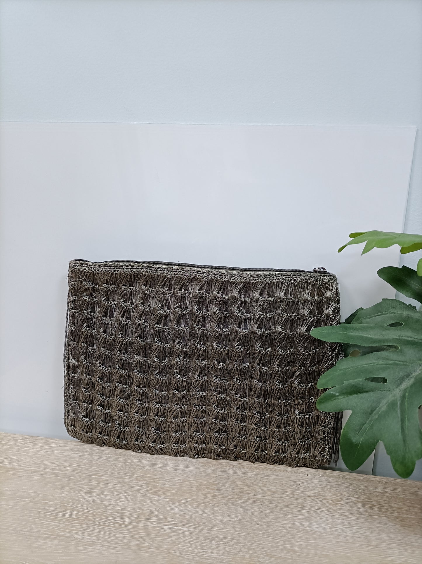 ZARA. Boldo de mano gris flecos