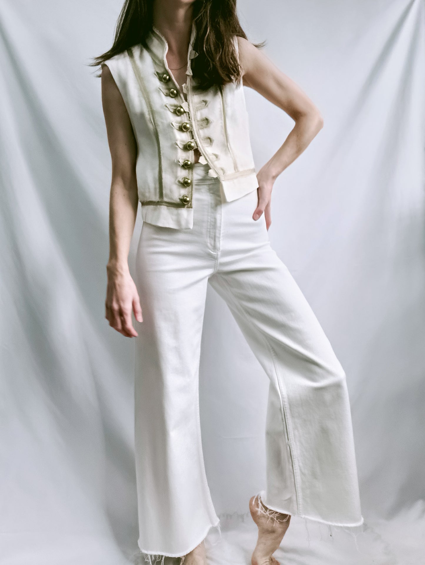 ZARA.Pantalones blancos bajo ancho T.36