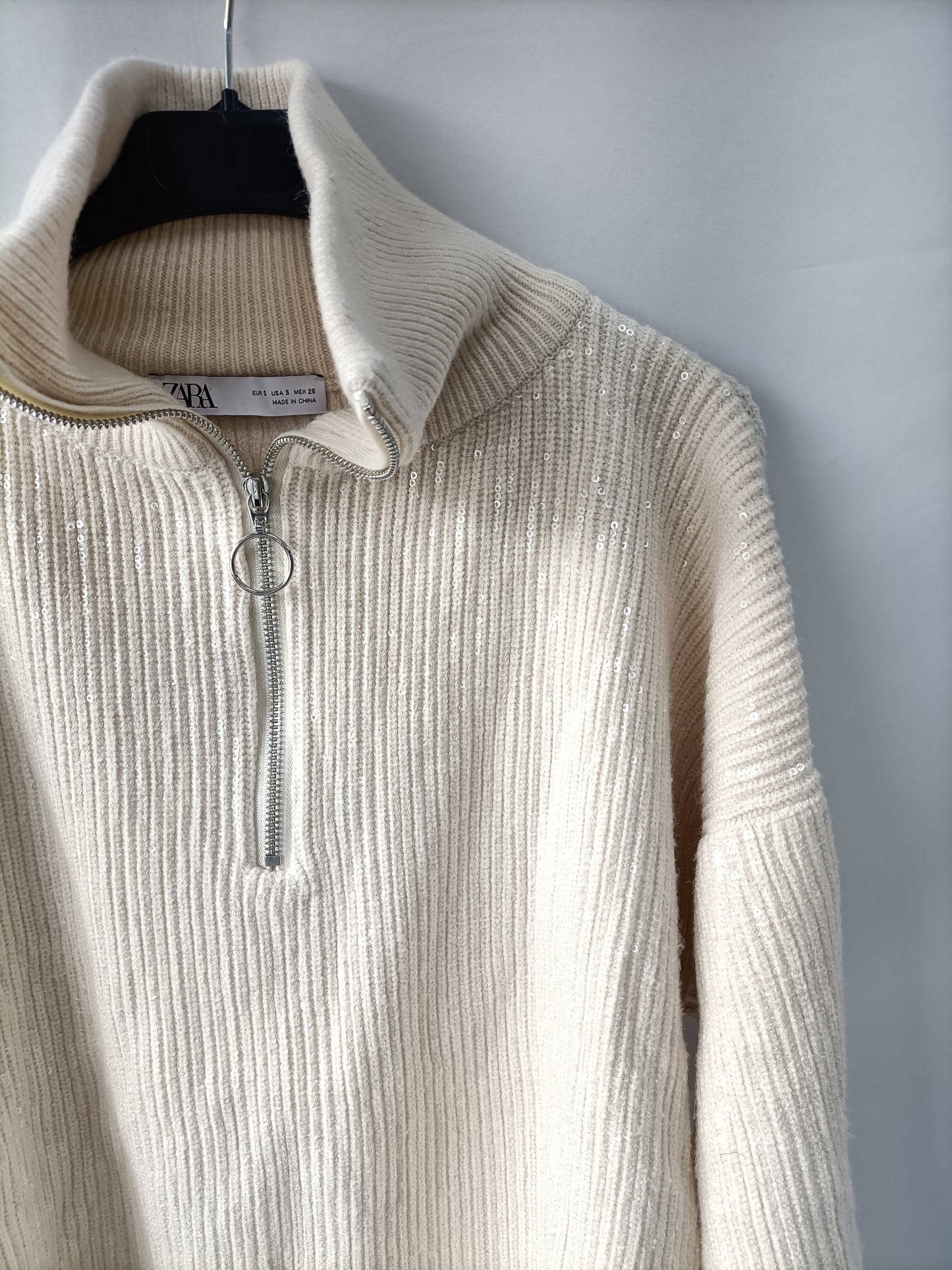 ZARA. Jersey beige lentejuelas T.s