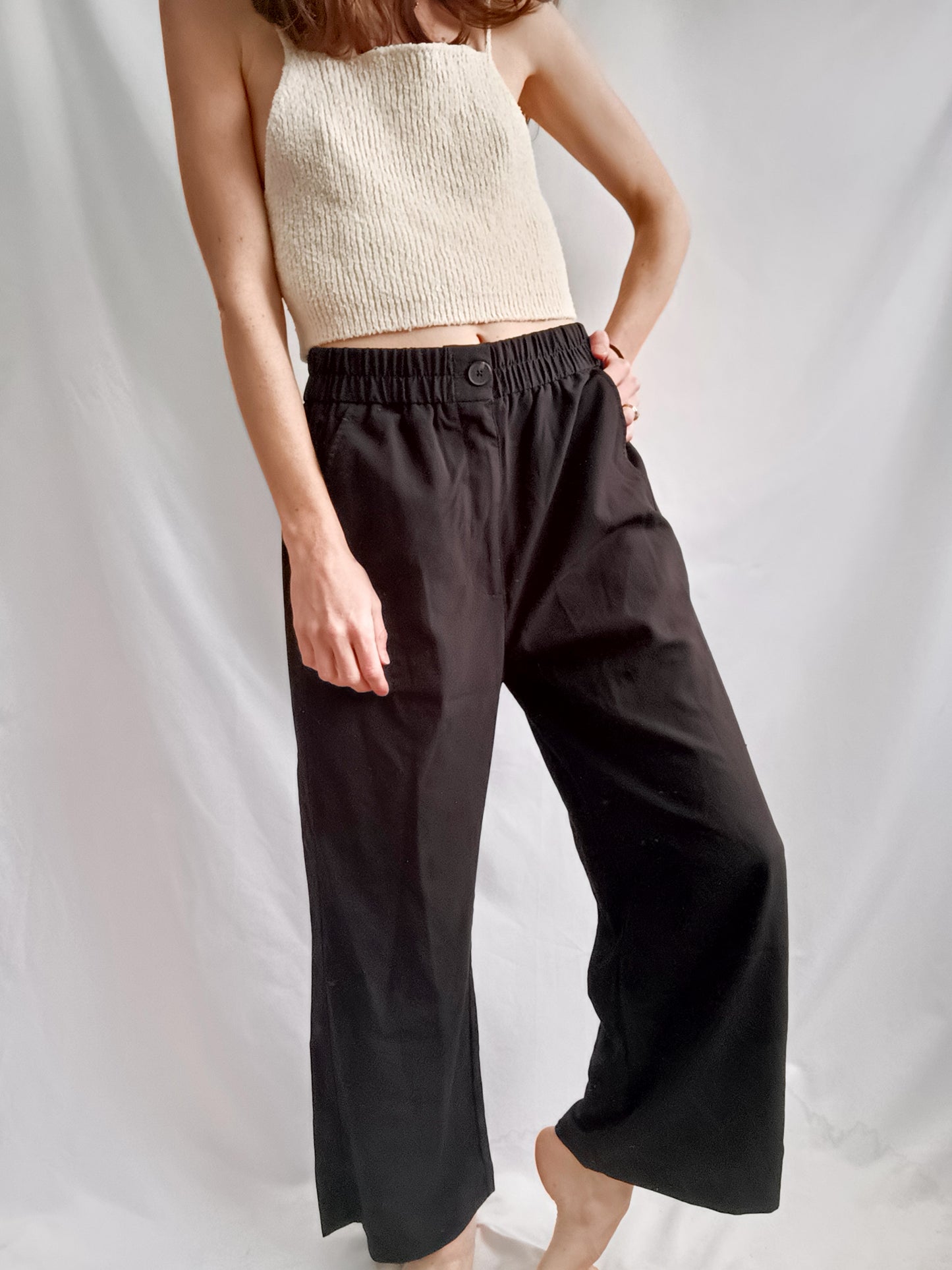 STRADIVARIUS. Pantalón culotte negro T.l