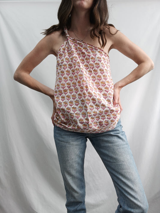 BAGOON. Blusa flores asimétrica Tu(s)