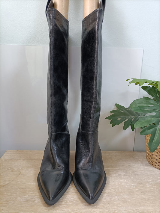PALOMA BARCELÓ. Black boots, size 36