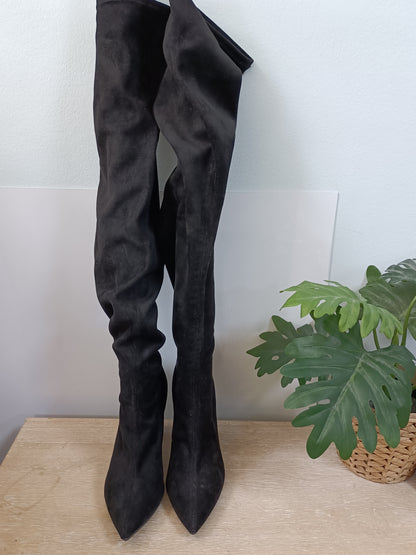 OTRAS. Botas alta negras T.37