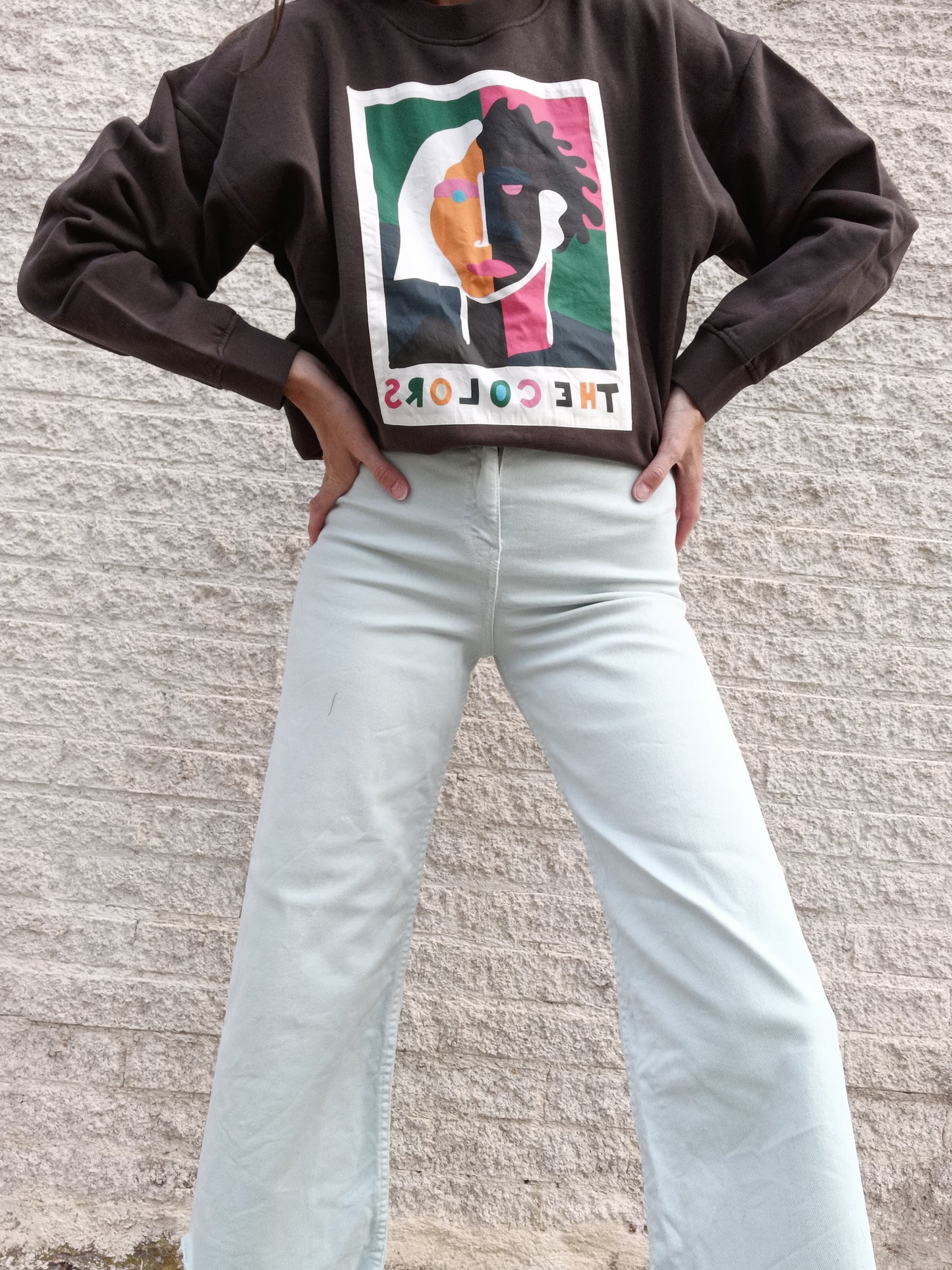 THINKING MU. Sudadera marrón dibujo  T.s