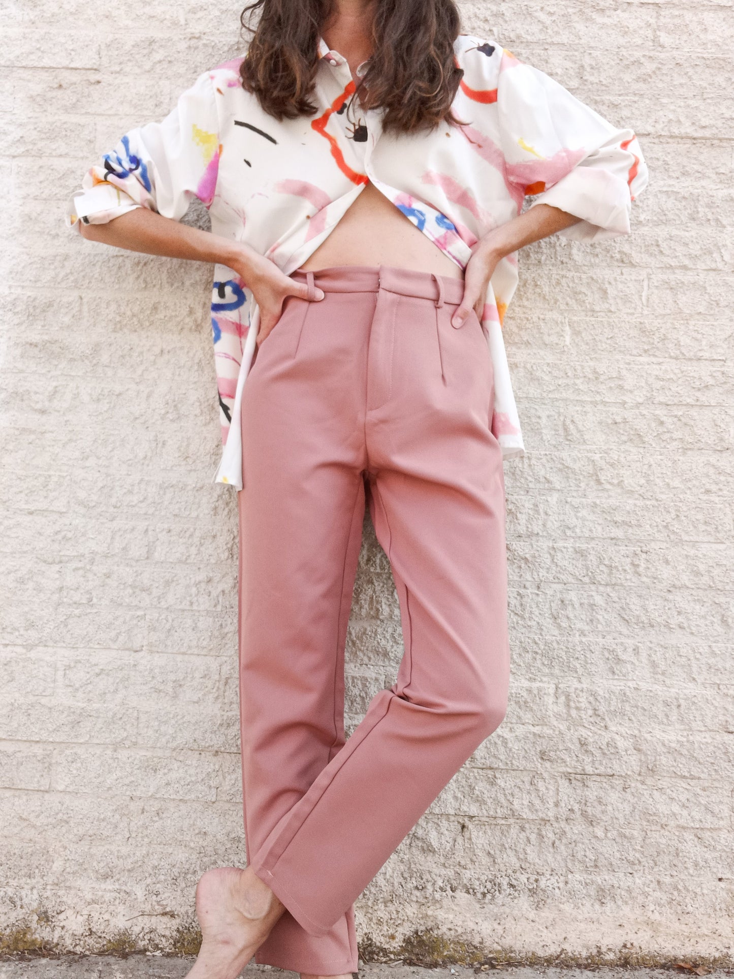 SHEIN.Pantalones pinzas rosa apagado T.S