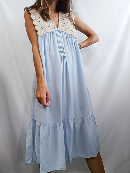 MUSE.Vestido midi azul croché T.L (TARA)