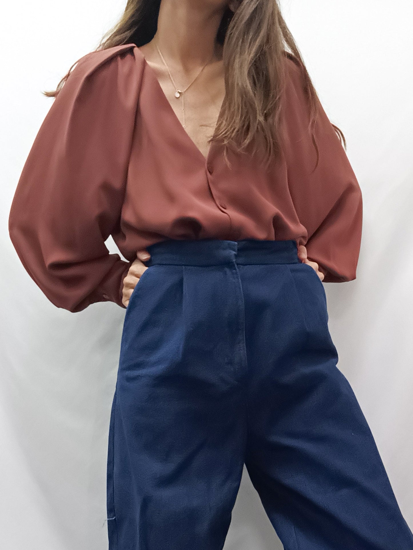 ADOLFO DOMÍNGUEZ.Blusa burdeos T.38