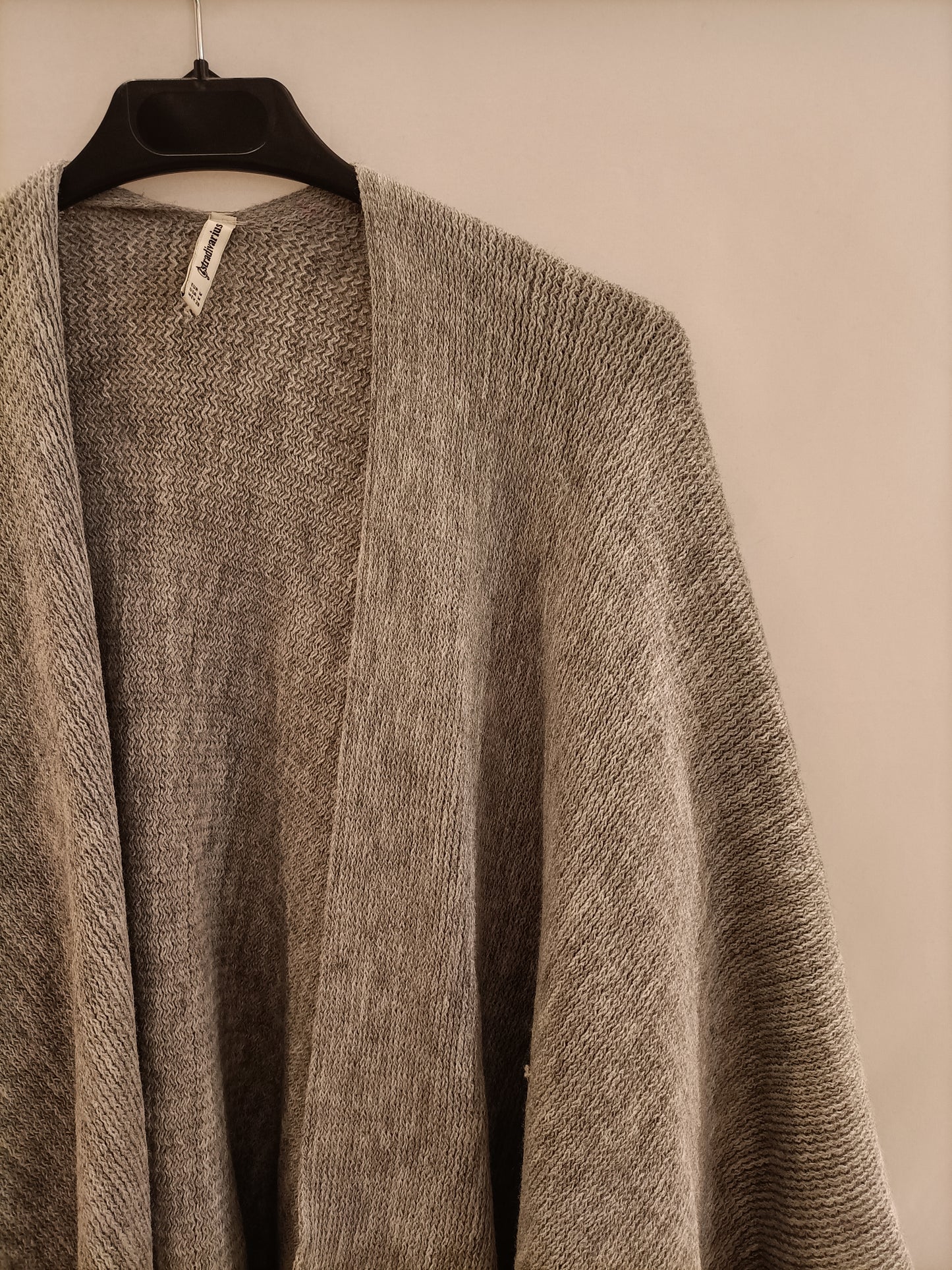 STRADIVARIUS. Poncho gris punto T.m