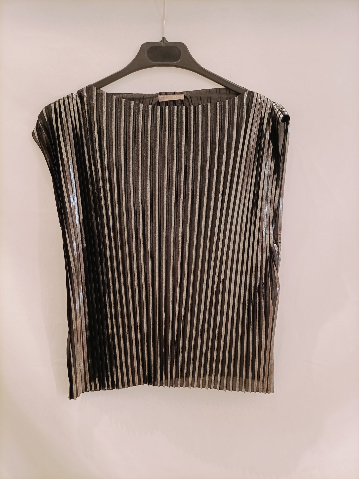 ZARA. Top plisado plateado T.m